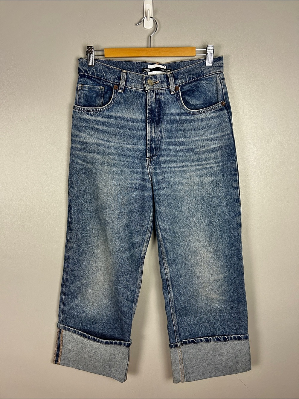 ZARA Wide Leg Cuffed Jeans Size 6 Structured Denim Casual Street Style Blue